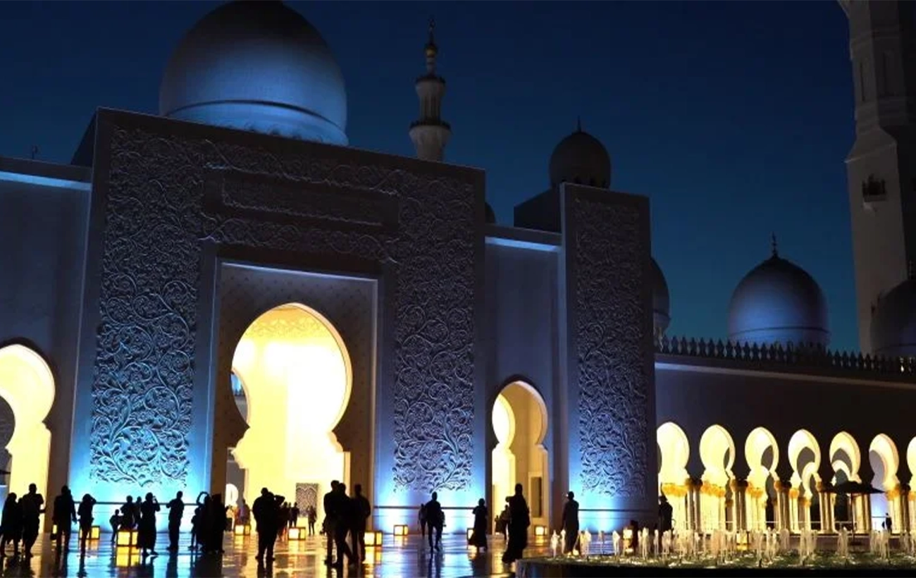 The mosque at night
